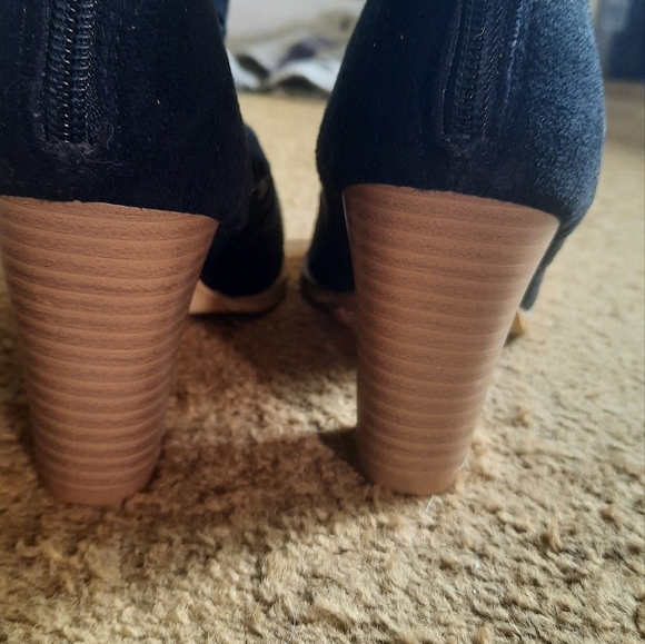 Shoes - Picture 7 of 7